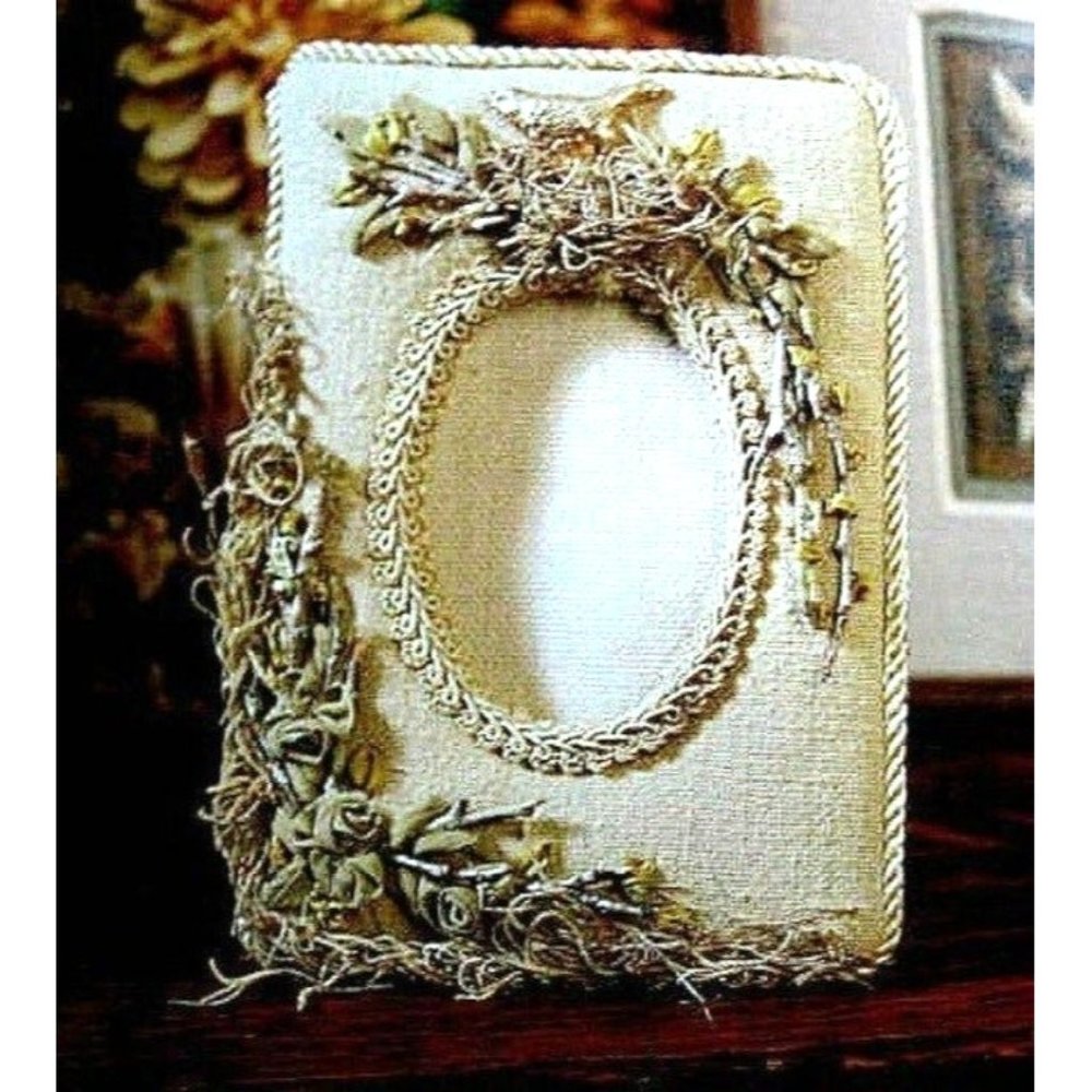 Crafting With the New Ribbons 40 Projects Ribbon Craft Book - Picture 4 of 5